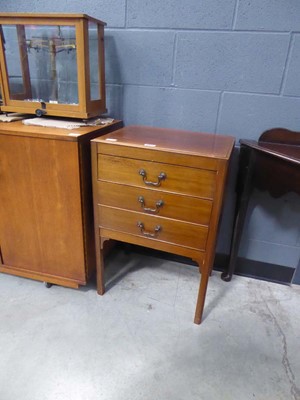 Lot 5027 - Edwardian 3 drawer music cabinet
