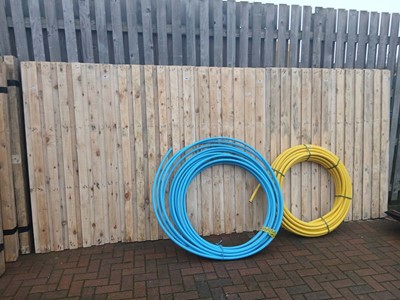 Lot 4188 - 12 wooden garden fence panels approx. 31" wide...