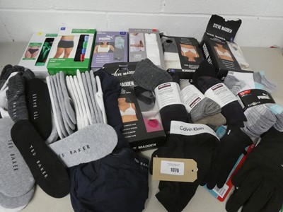 Lot Mixed lot of mens and womens underwear, socks,...