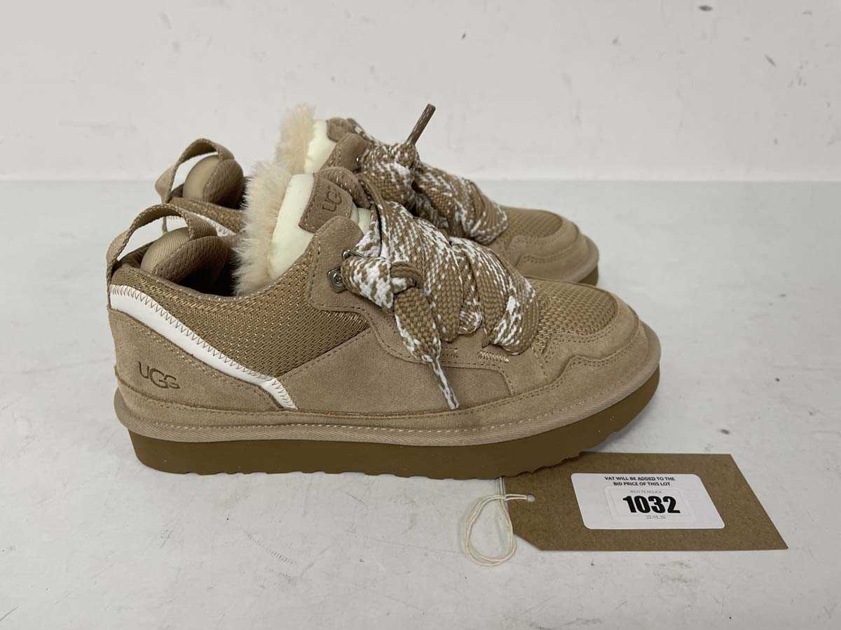 Lot Ugg trainers in beige size UK7