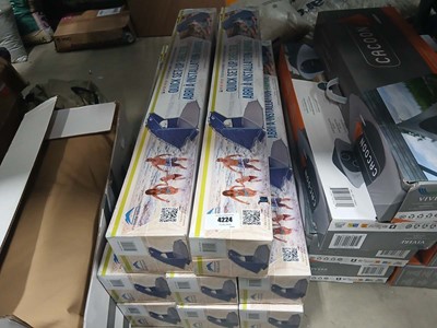 Lot 4224 - Eight Wildland quick setup shelters