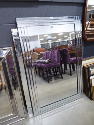 Lot 5060 - 2 Rectangular bevelled mirrors