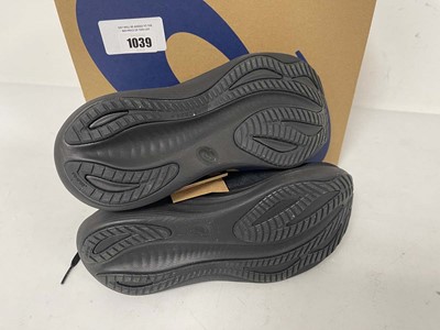 Lot Asics gel-nimbus 27 trainers in black size UK6...