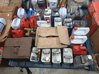 Lot 4242 - Pallet containing oils to include Castrol,...