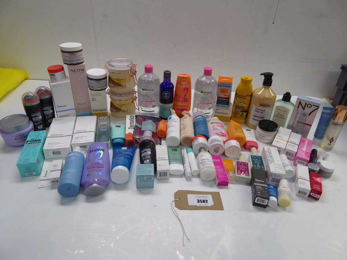 Lot Selection of branded toiletries including...