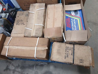 Lot 4244 - Pallet of six boxed trolley jacks to include...