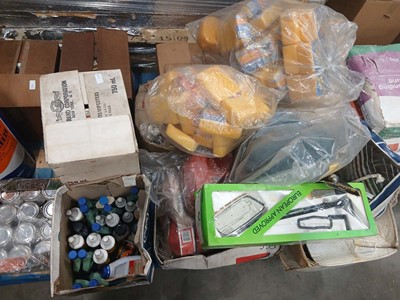 Lot 4250 - Pallet containing car sponges, car mats, car...