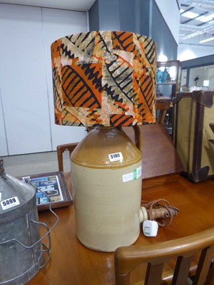 Lot 5100 - Table lamp with flagon base