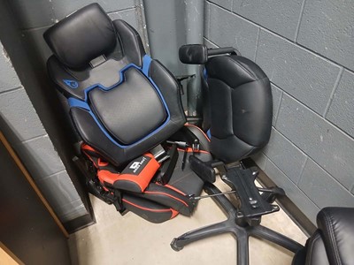Lot 4301 - Gaming chair parts