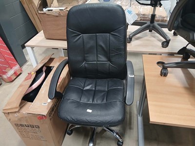 Lot 4312 - Black office chair