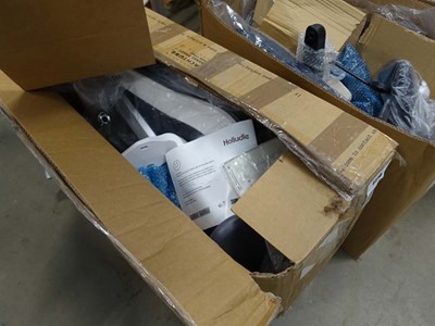 Lot 4318 - Boxed Holludle desk chair