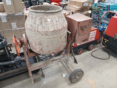 Lot 4332 - 240v electric portable cement mixer