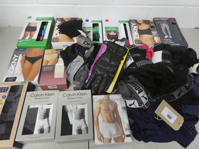 Lot Mixed lot of mens and womens underwear, socks,...