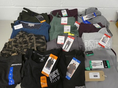 Lot Approx. 15 branded items of clothing to...