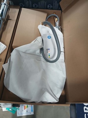 Lot 4273 - Methven Pendle pull tap