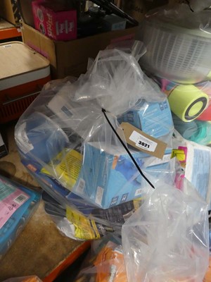 Lot 3021 - Bag of blue vinyl gloves, golf balls, golf...