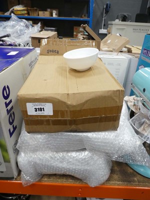 Lot 3101 - Qty of small bowls, plates etc