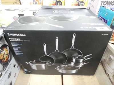 Lot 3122 - Heckles dual performers cookware set