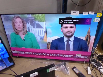 Lot 2391 - HiSense 40in TV 40E5NQTUK with box, remote and...