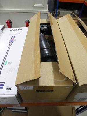 Lot 3147 - Samsung Jet 75e vacuum cleaner, with battery,...