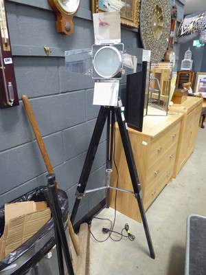 Lot 5304 - Tripod spotlight