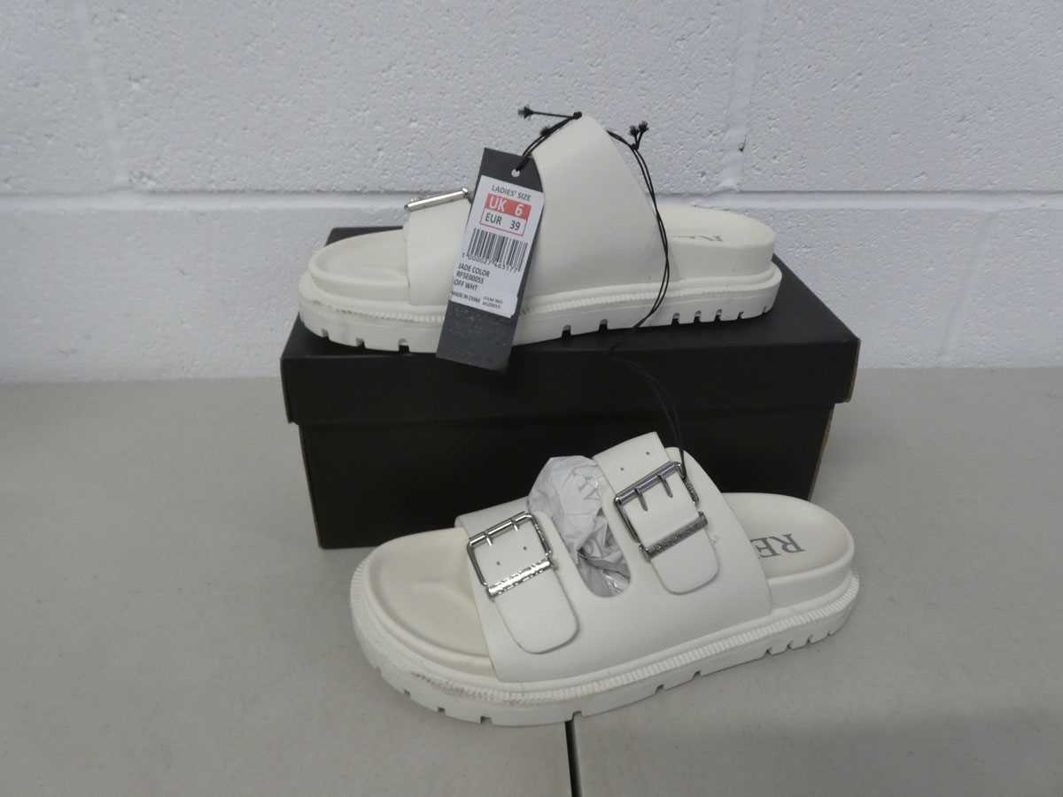 Lot Boxed pair of Replay sandals size UK 6
