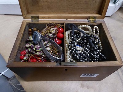 Lot 2445 - Jewellery box containing jewellery and a Saxon...