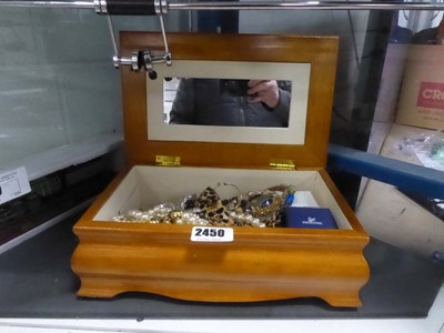 Lot 2450 - Jewellery box containing various jewellery items