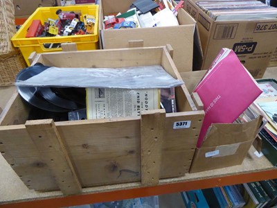 Lot 5371 - 2 boxes containing vinyl records
