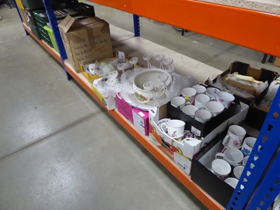 Lot 5395 - Under bay with 8 boxes of fuchsia pattern...