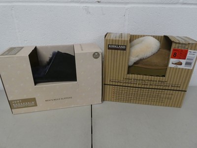 Lot x1 boxed pair of men's Just Sheepskin mule...