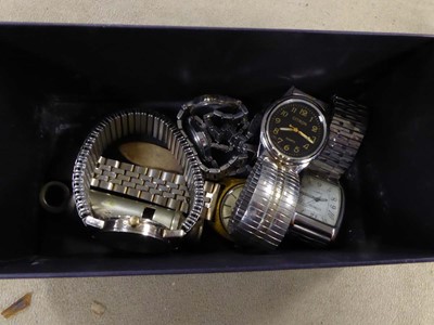 Lot 2466 - Box containing a selection of various watches
