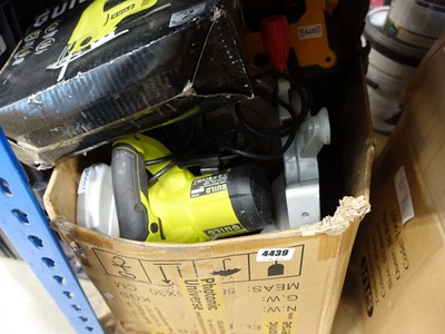 Lot 4439 - Box containing an assortment of tools to...