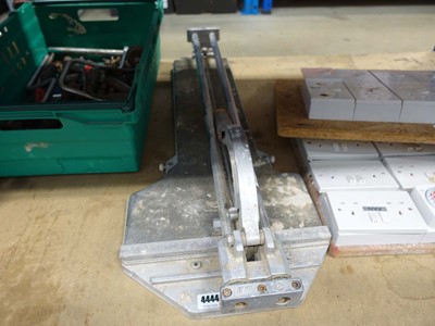 Lot 4444 - Qep heavy duty tile cutter