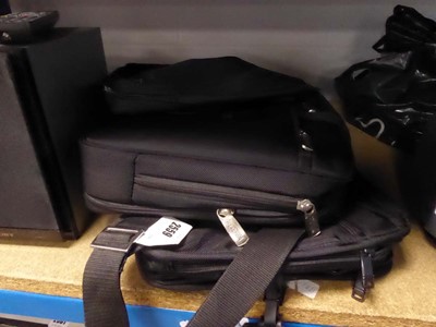 Lot 2559 - 3 laptop bags