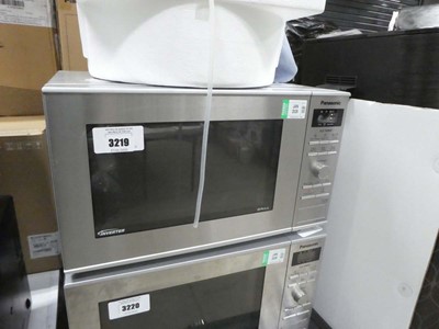 Lot 3219 - Panasonic invertor grill microwave