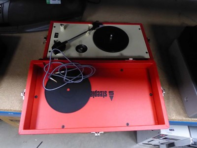 Lot 2587 - Steepletone SRP025 turn table