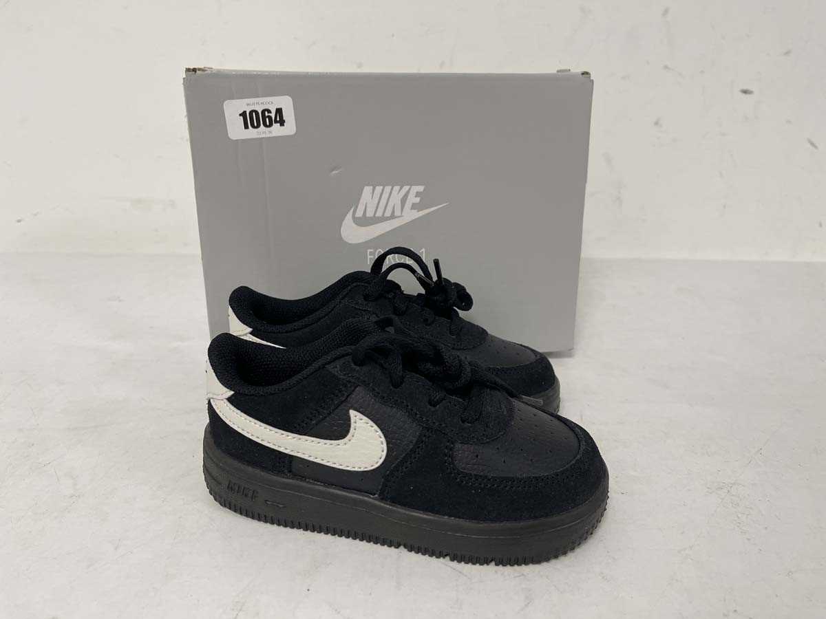 Lot Nike children's force 1 low lv8 2 lace...