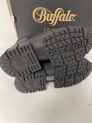 Lot Buffalo gospher hike low trainers in black...