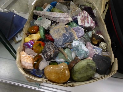 Lot 2494 - Selection of minerals and precious stones