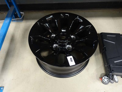 Lot 4532 - Black unbranded stainless steel wheel