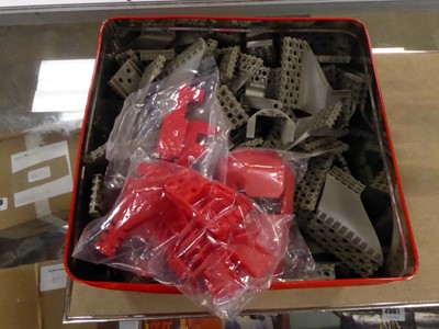 Lot 2506 - Box containing various construction set parts