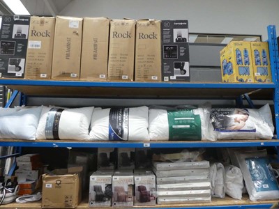 Lot 3264 - Shelf of loose bedding pillows