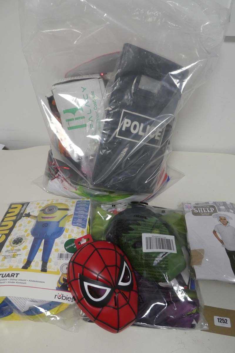 Lot 1252 - Bag of children's mixed dressing up costumes...