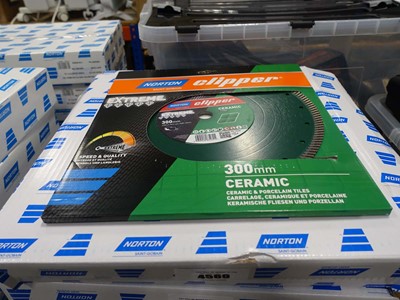 Lot 4560 - Norton Clipper St Gobain ceramic turbo blades...