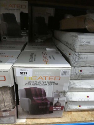 Lot 3292 - 5 heated throws