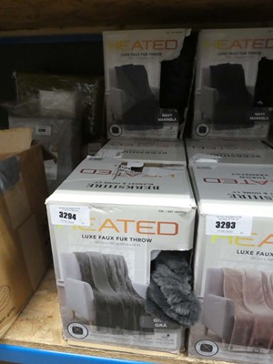 Lot 3294 - 6 heated throws