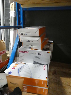 Lot 3298 - 3 Beurer footwarmers, plus Beurer heat pads