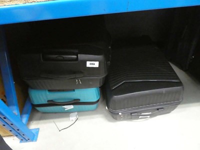 Lot 3304 - 3 hard shell American Tourister suitcases