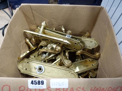 Lot 4589 - Box of brass door handles